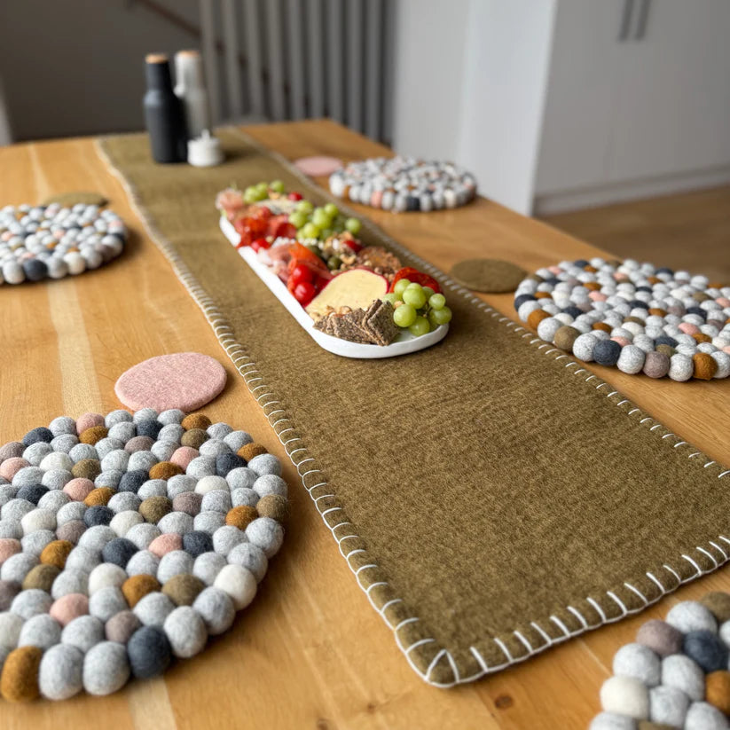 Sheeted Blanket Stitch Table Runner