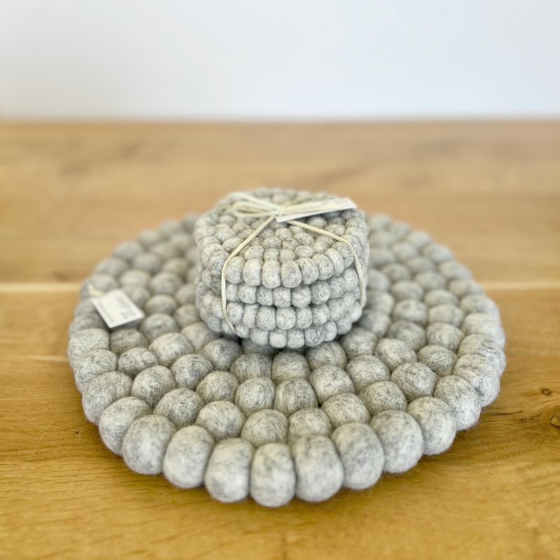 Felt Ball Pot Stand