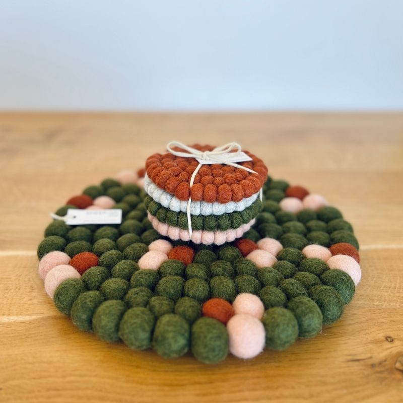 Felt Ball Pot Stand
