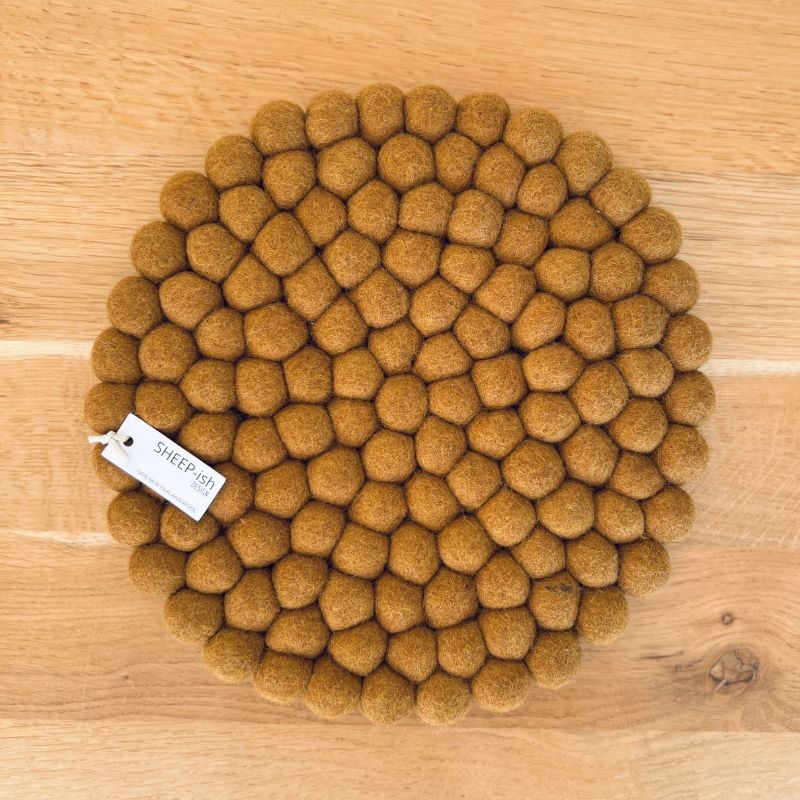 Felt Ball Pot Stand