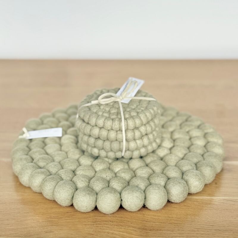 Felt Ball Pot Stand