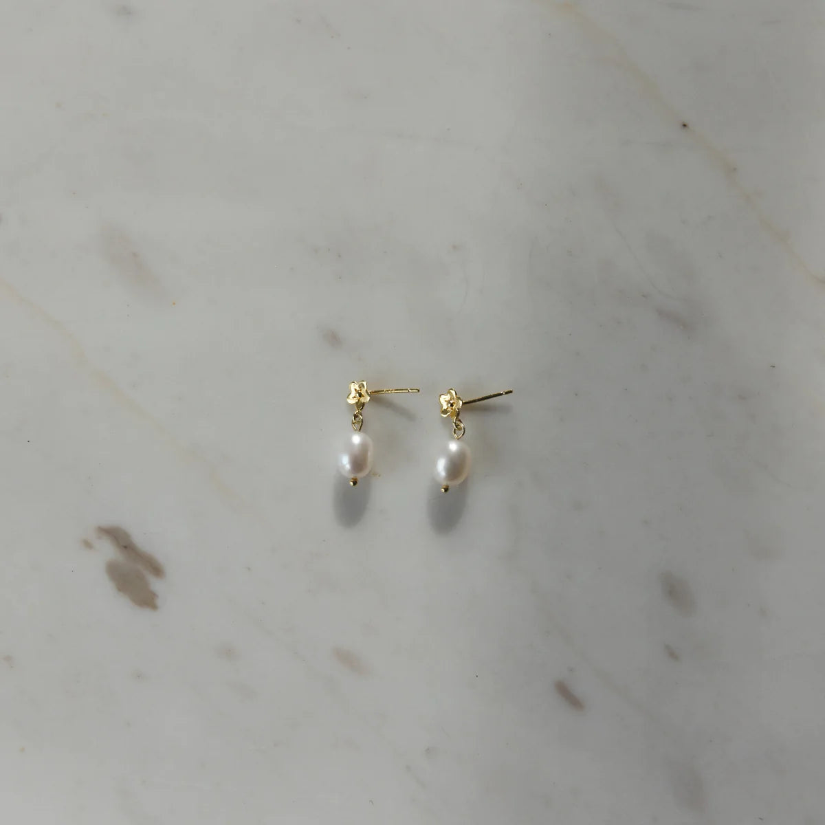 Pearly Daisy Day Studs