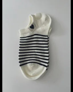 Socks | Black & White Stripe w Heart