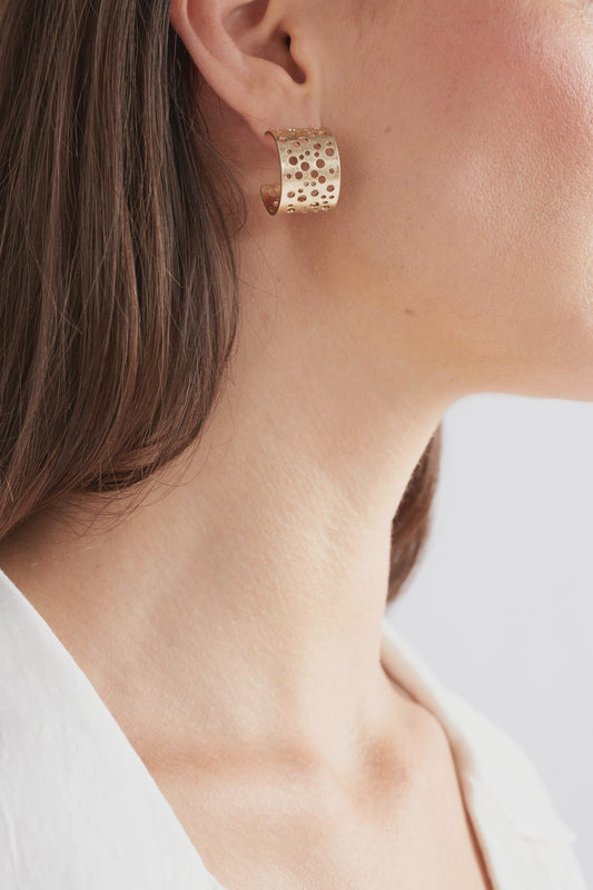 Hulle Tiny Hoop Earring | Gold