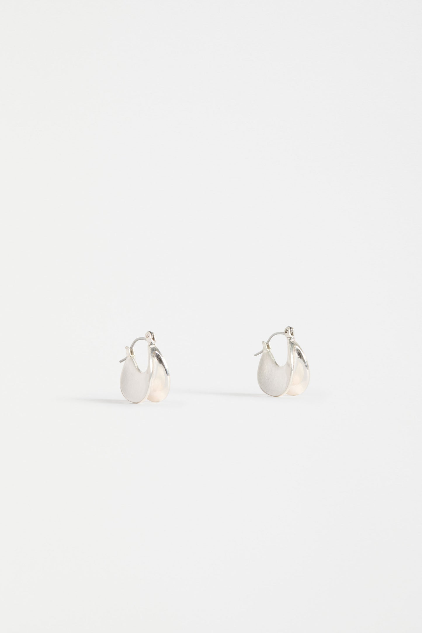 Apenn Small Hoop Earring